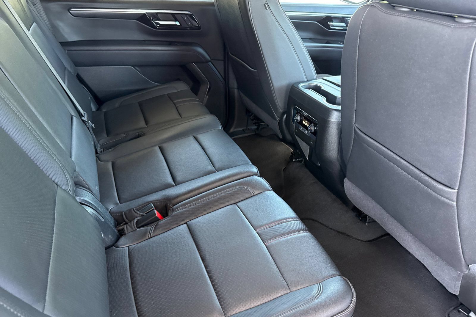 Used 2025 Chevrolet Tahoe RST AWD/4WD image 25