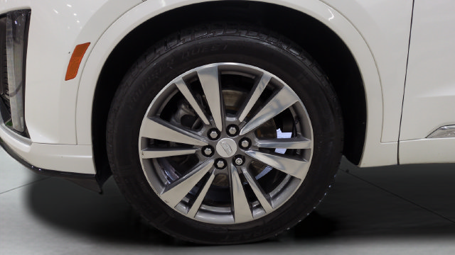 Used 2021 Cadillac XT6 Premium Luxury w/ LPO, Floor Liner Package AWD/4WD image 26
