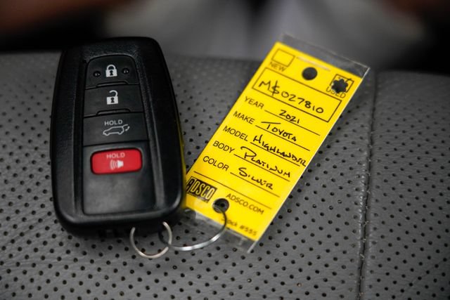 Used 2021 Toyota Highlander Platinum AWD/4WD image 36