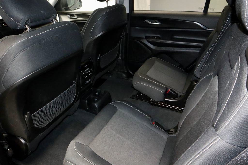 Used 2024 Jeep Grand Cherokee L Laredo w/ Luxury Tech Group I image 22