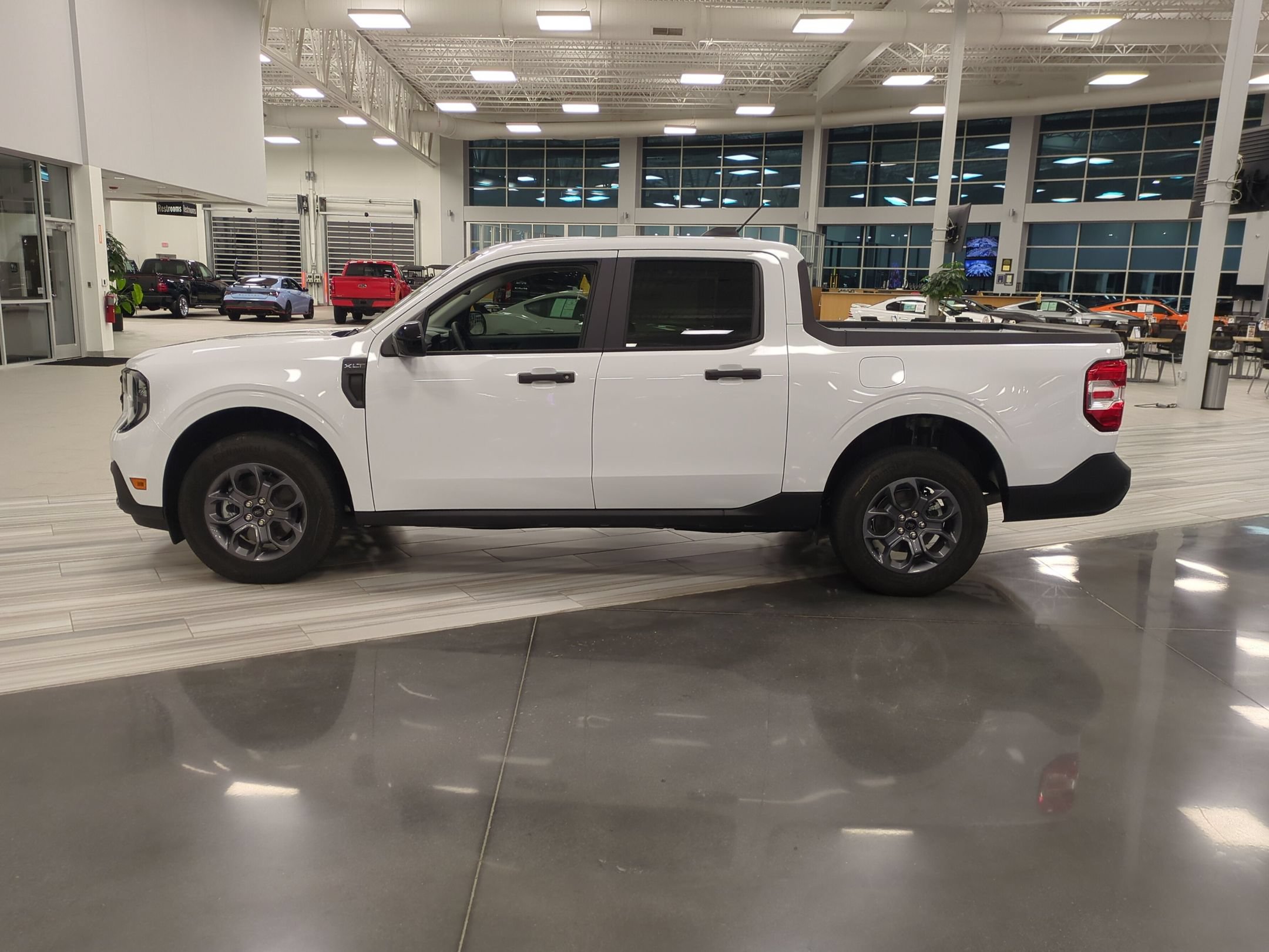 New 2026 Ford Maverick XLT w/ XLT Luxury Package AWD/4WD image 7