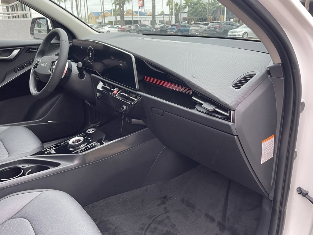 New 2024 Kia Niro Wave w/ Wave Preserve Package image 15