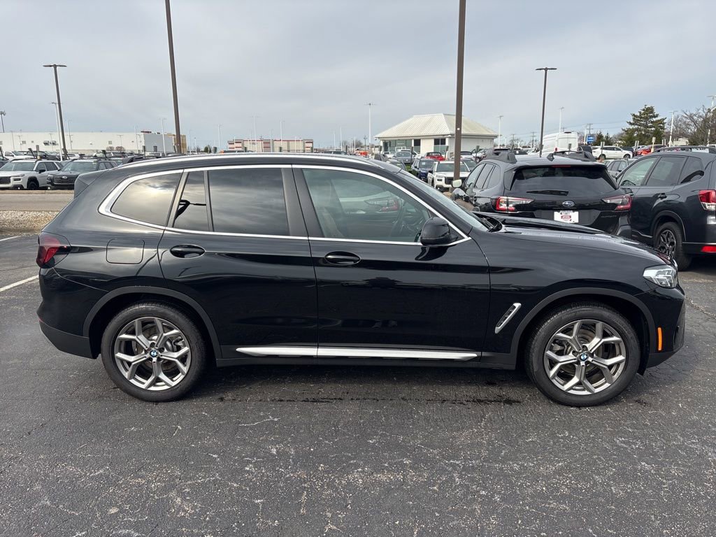 Used 2024 BMW X3 xDrive30i w/ Premium Package image 2