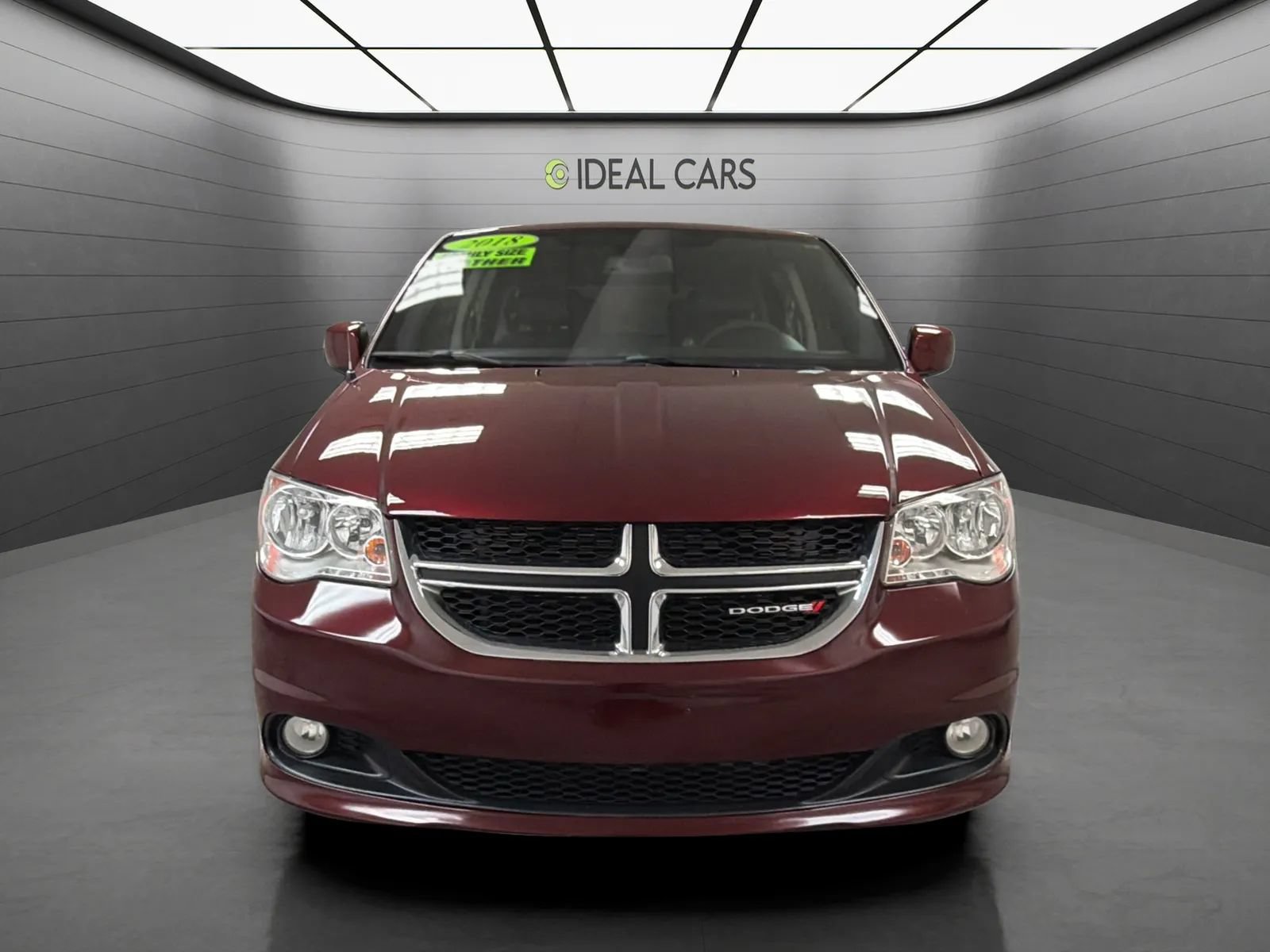 Used 2018 Dodge Grand Caravan SXT FWD image 2
