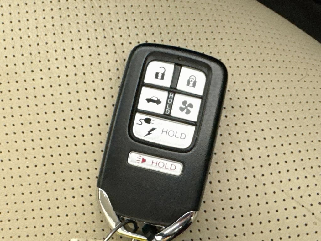 Used 2018 Honda Clarity Touring image 39