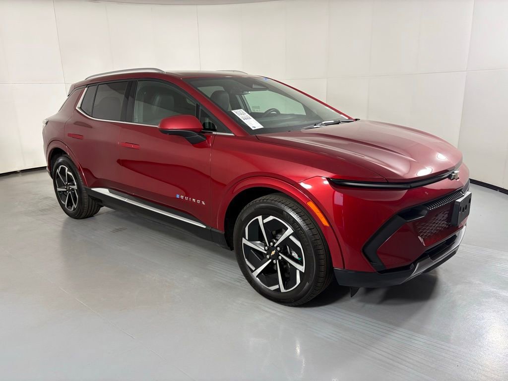 Used 2025 Chevrolet Equinox EV LT w/ Convenience Package image 2