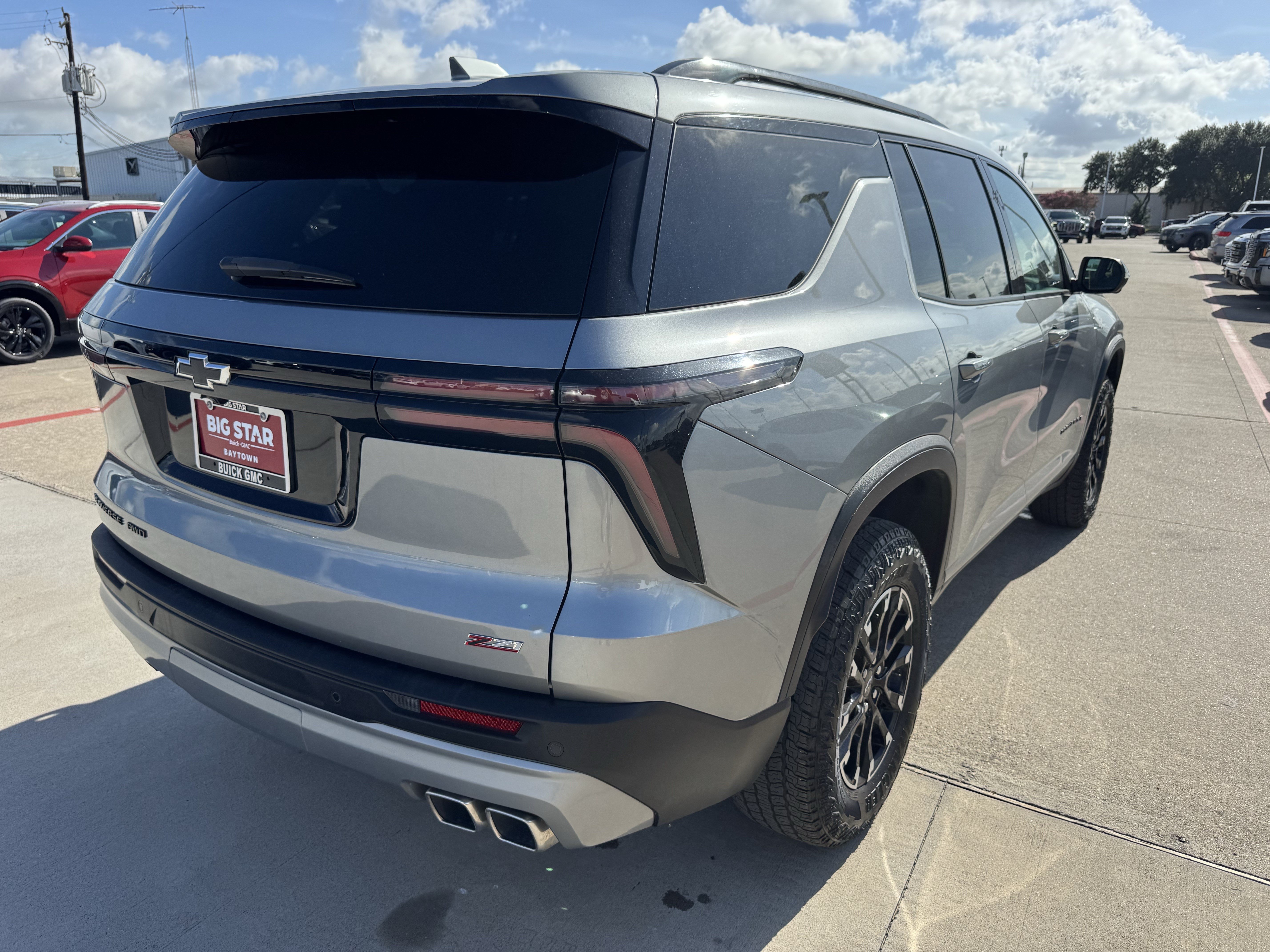 Used 2025 Chevrolet Traverse Z71 w/ Driver Confidence Package AWD/4WD image 6