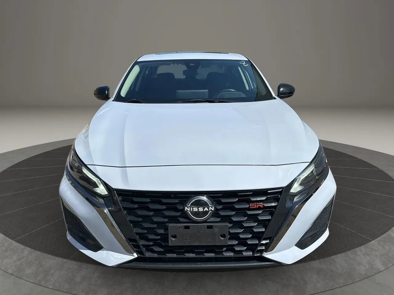 Used 2024 Nissan Altima 2.5 SR w/ SR Premium Package image 2
