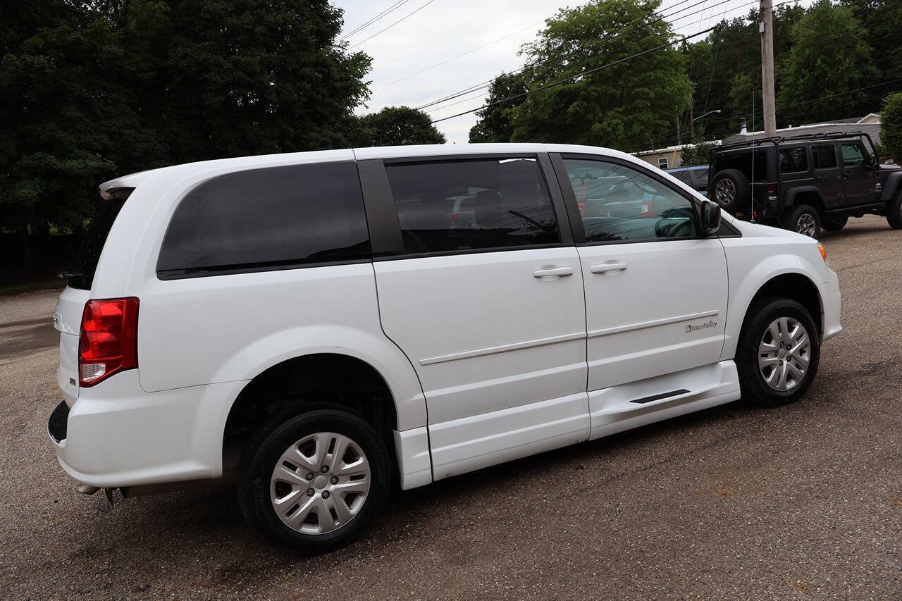 Used 2017 Dodge Grand Caravan SE w/ Power Window Group FWD image 14