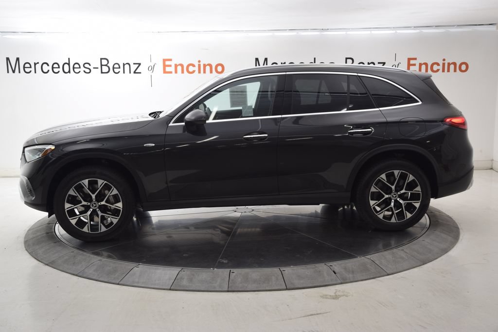 Used 2025 Mercedes-Benz GLC 350e 4MATIC image 3
