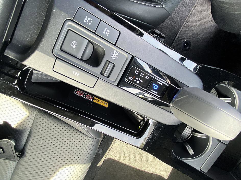 Used 2025 Toyota Prius XLE FWD image 16