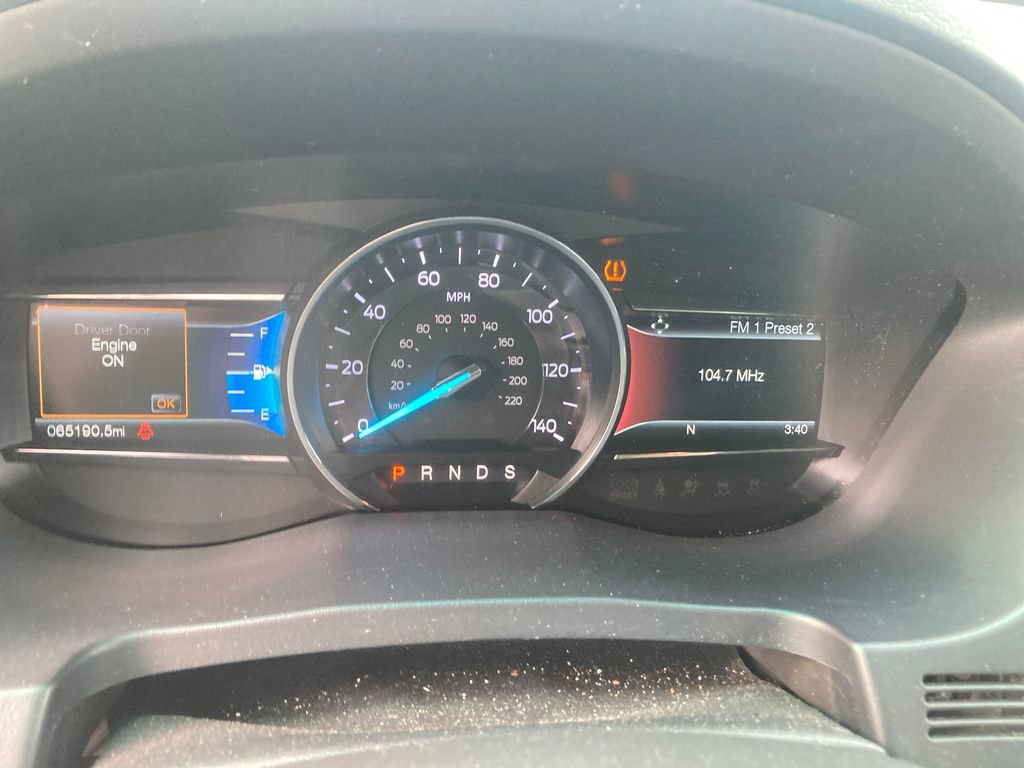 Used 2017 Ford Explorer XLT w/ Equipment Group 202A AWD/4WD image 19