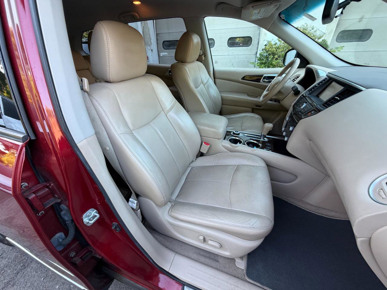 Used 2014 Nissan Pathfinder SL w/ Trailer Tow Package AWD/4WD image 40