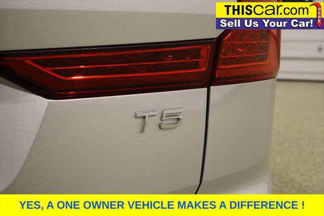 Used 2019 Volvo XC60 T5 Momentum w/ Premium Package FWD image 12