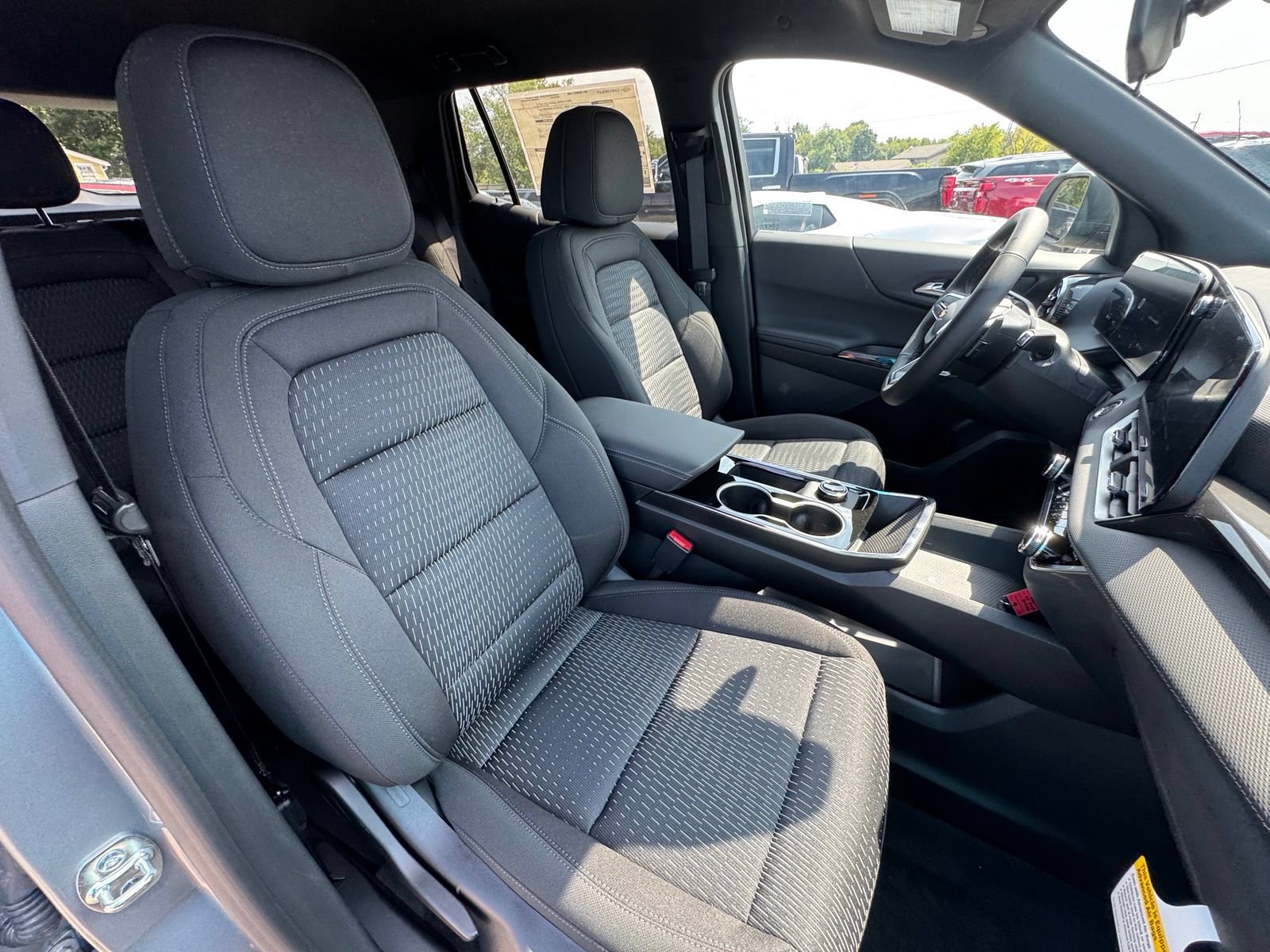 New 2027 Chevrolet Equinox LT AWD/4WD image 33