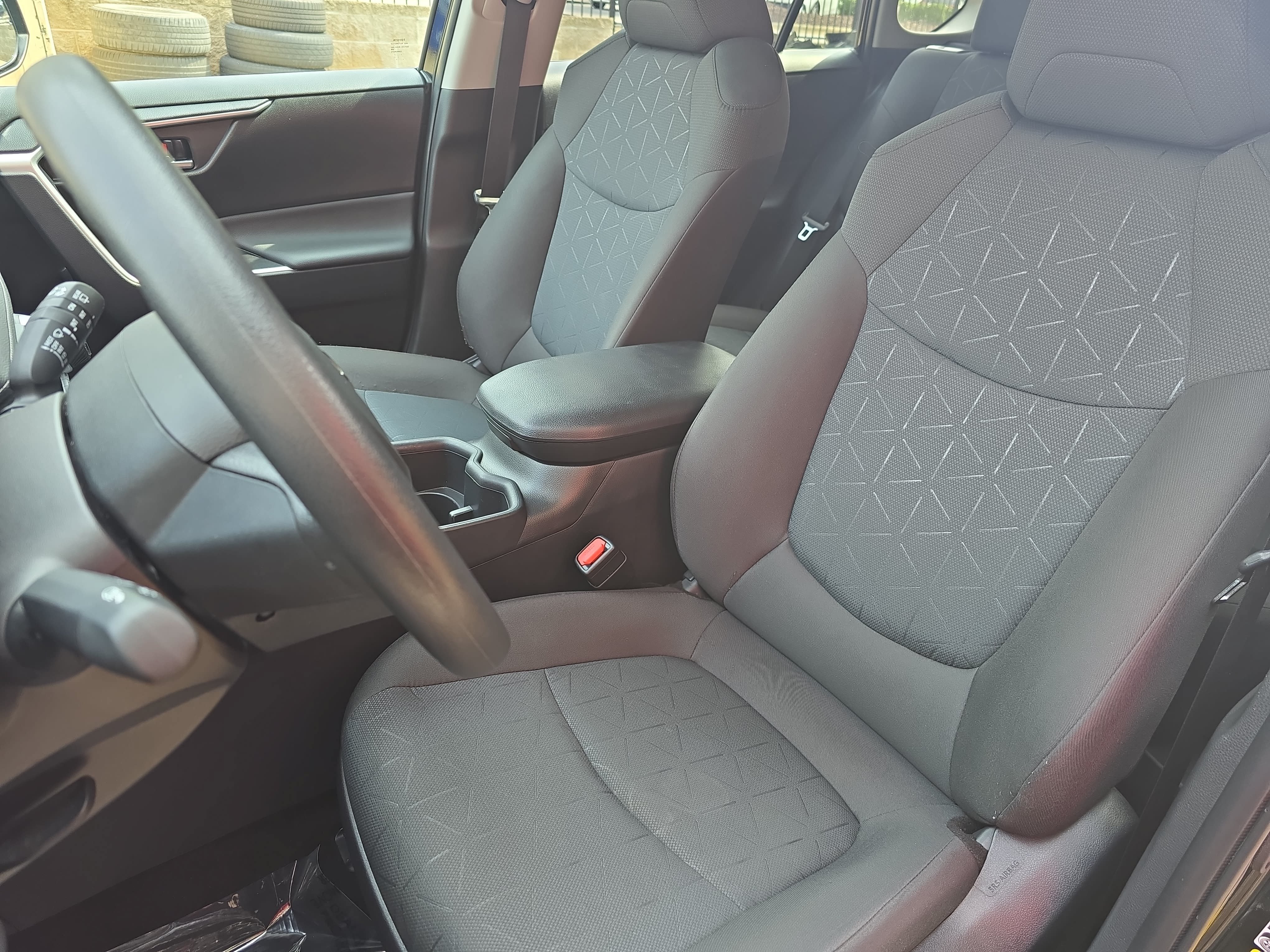Used 2025 Toyota RAV4 XLE w/ Convenience Package FWD image 15