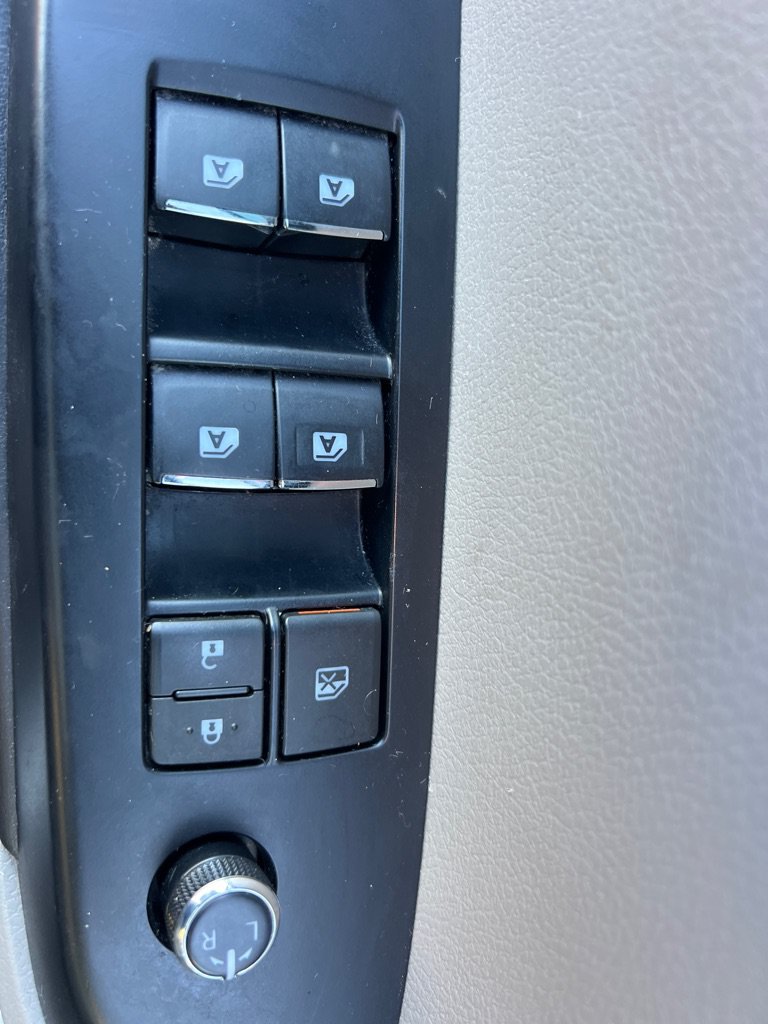 Used 2017 Toyota Highlander Limited AWD/4WD image 29