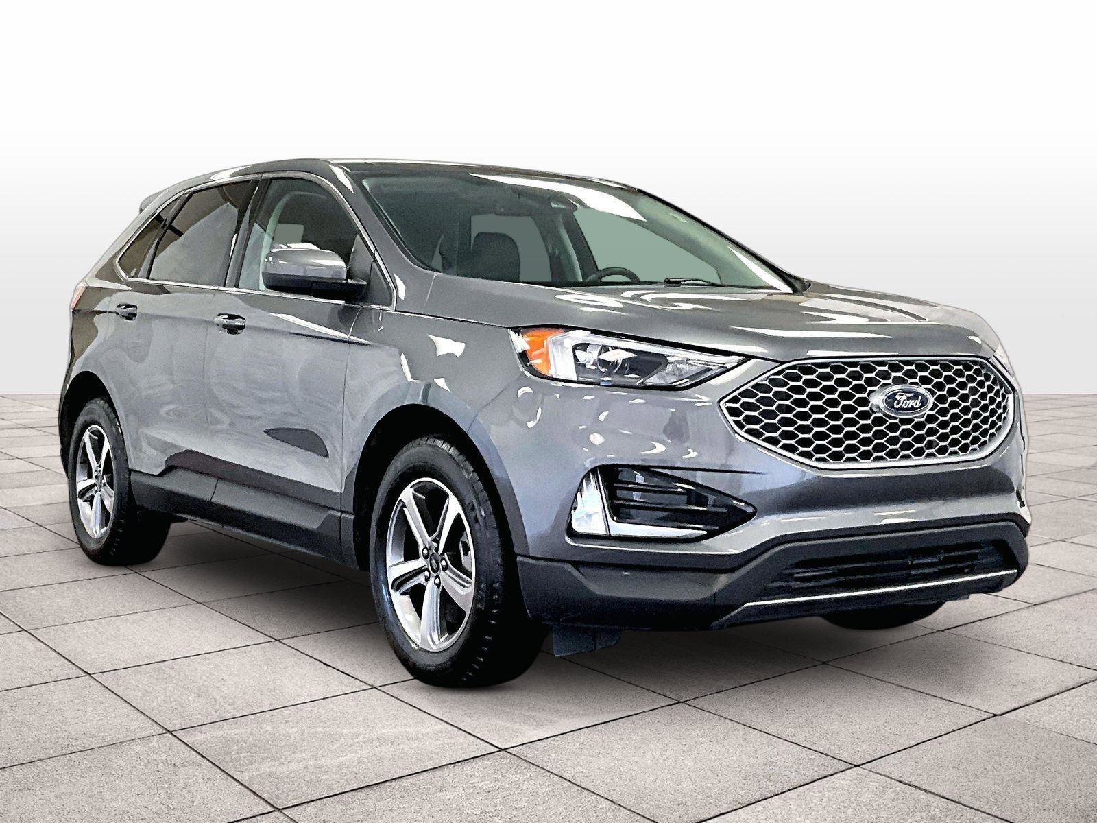 Certified 2024 Ford Edge SEL w/ Convenience Package AWD/4WD image 2