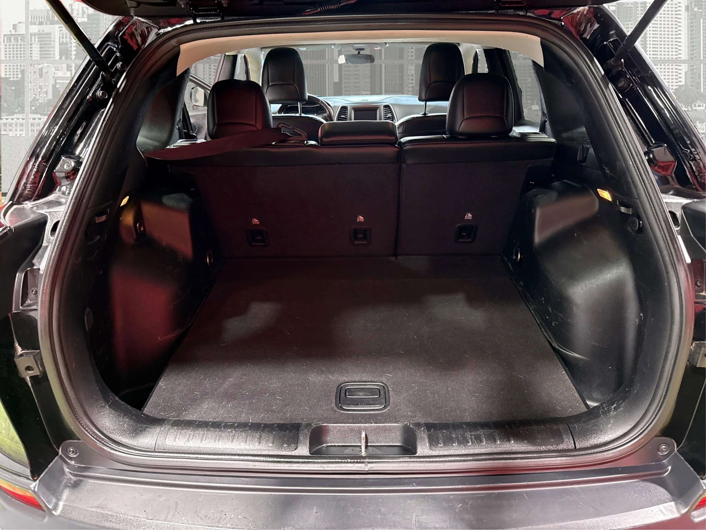 Used 2020 Jeep Cherokee Latitude Plus image 13