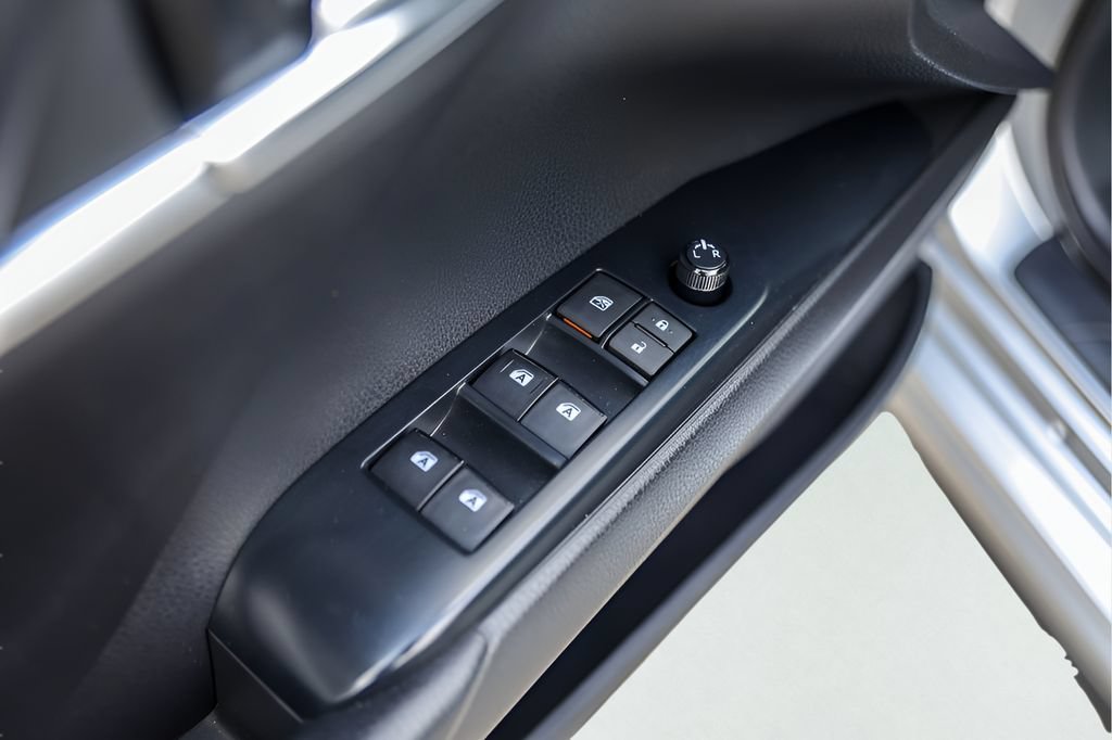 Used 2020 Toyota Camry SE FWD image 24