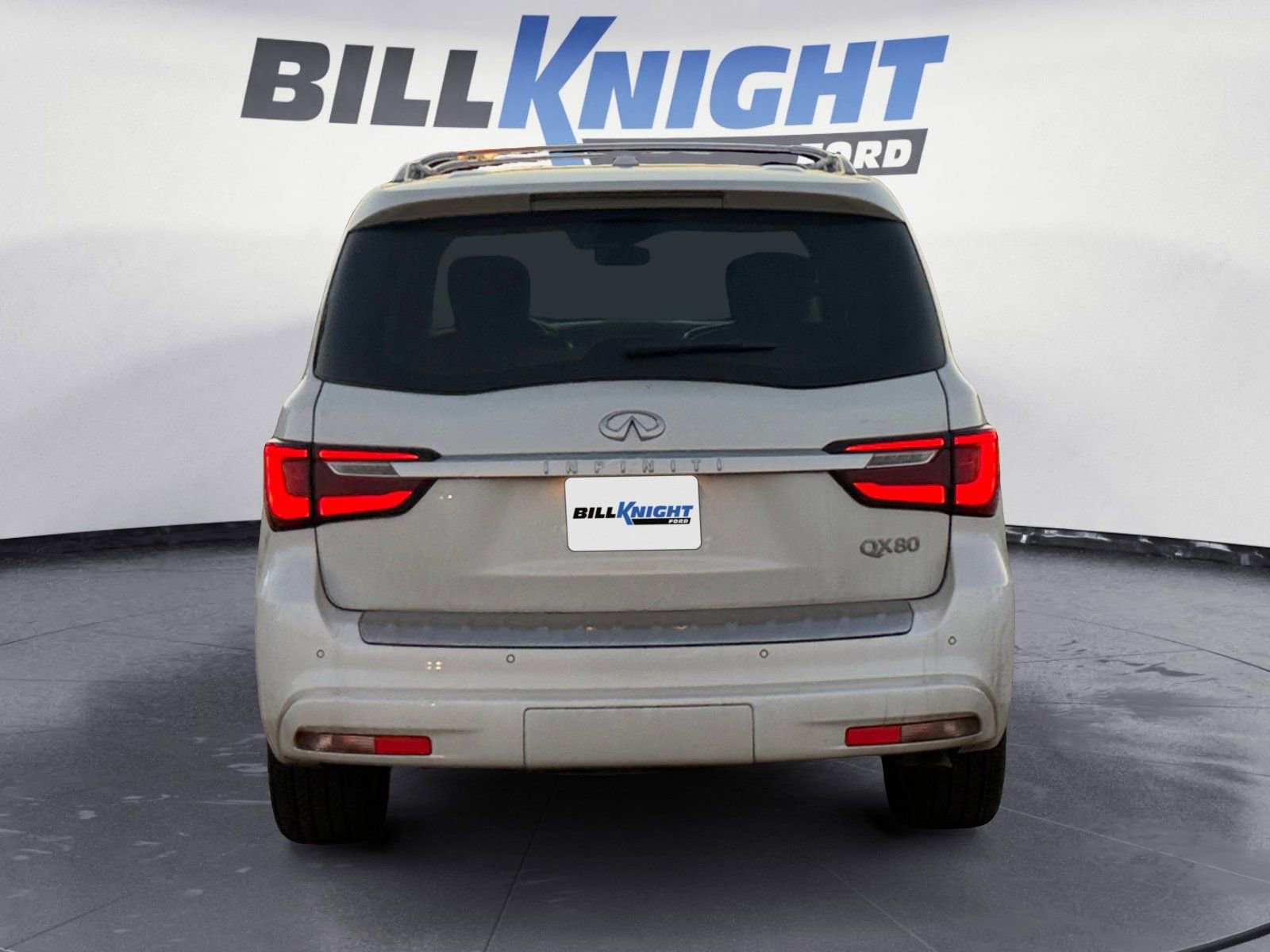 Used 2019 INFINITI QX80 Luxe w/ Proactive Package image 4