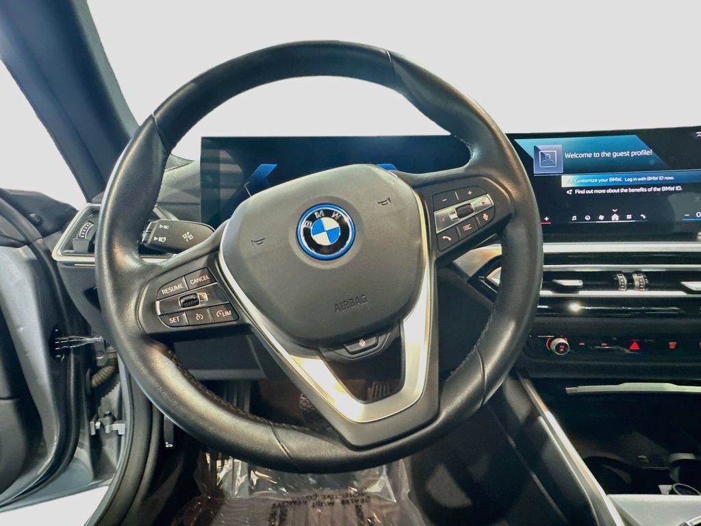 Used 2024 BMW i4 eDrive35 w/ Premium Package RWD image 11