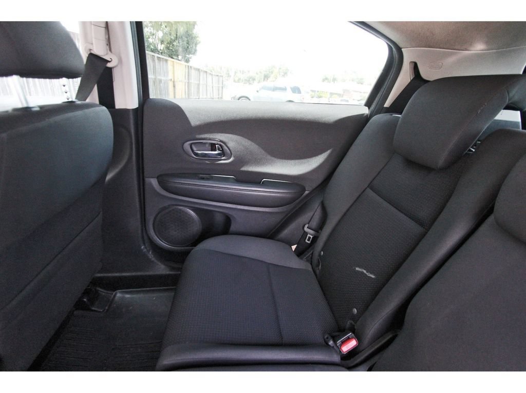 Used 2022 Honda HR-V LX image 12