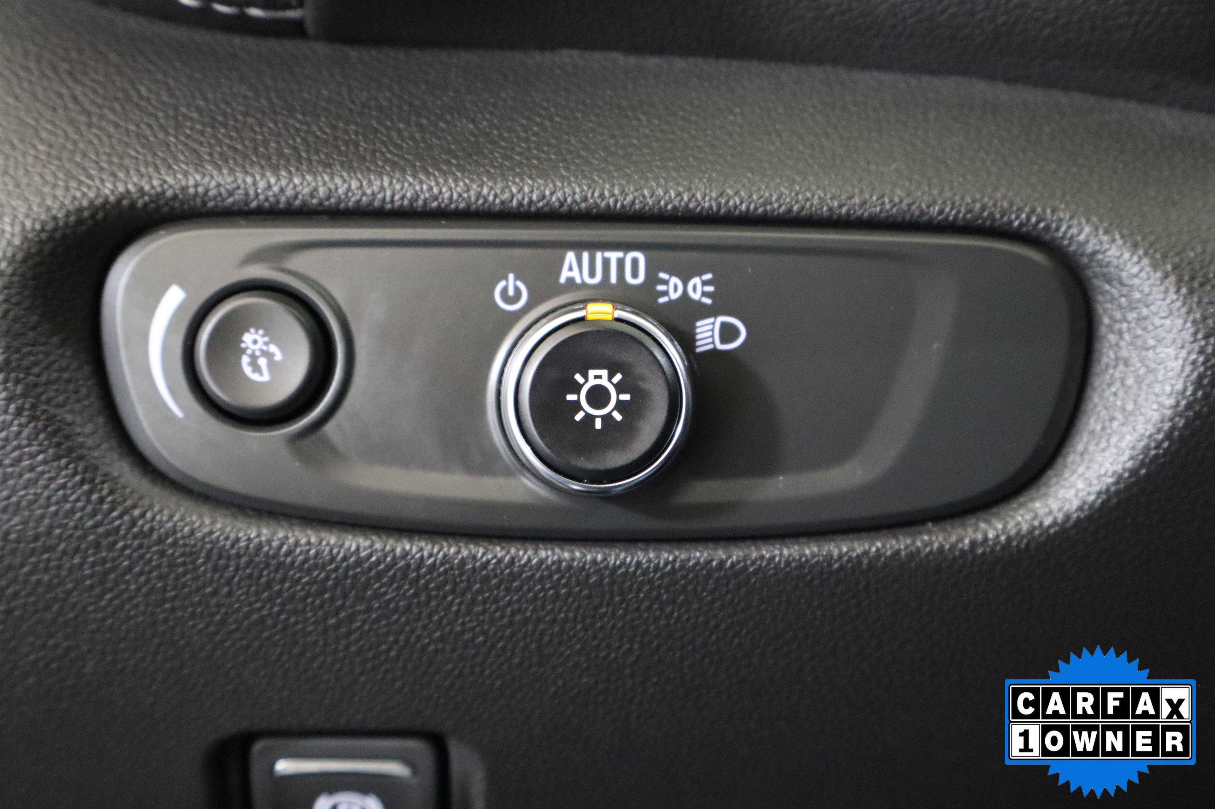 Used 2025 Chevrolet Blazer LT image 32