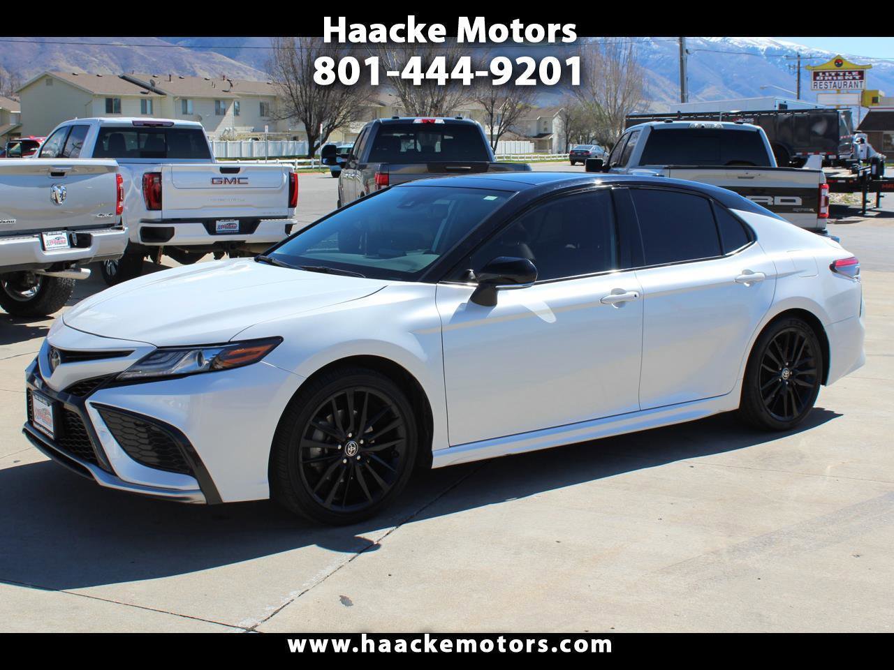 Used 2023 Toyota Camry XSE FWD image 1