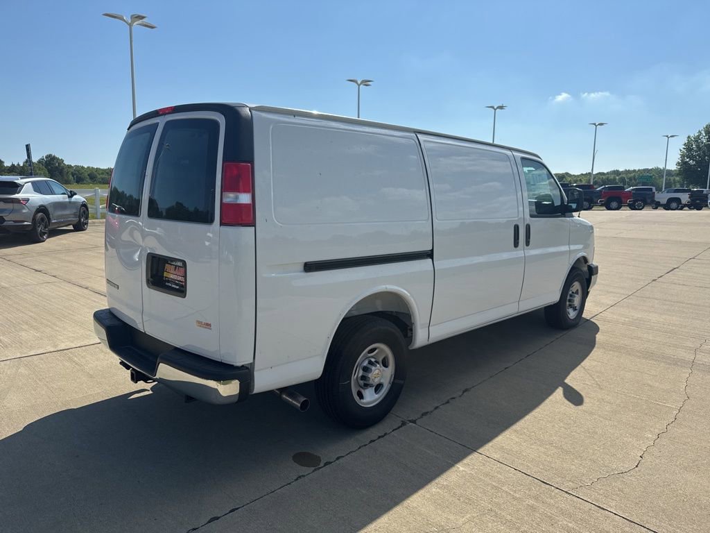 New 2025 Chevrolet Express 2500 w/ Driver Convenience Package RWD image 9