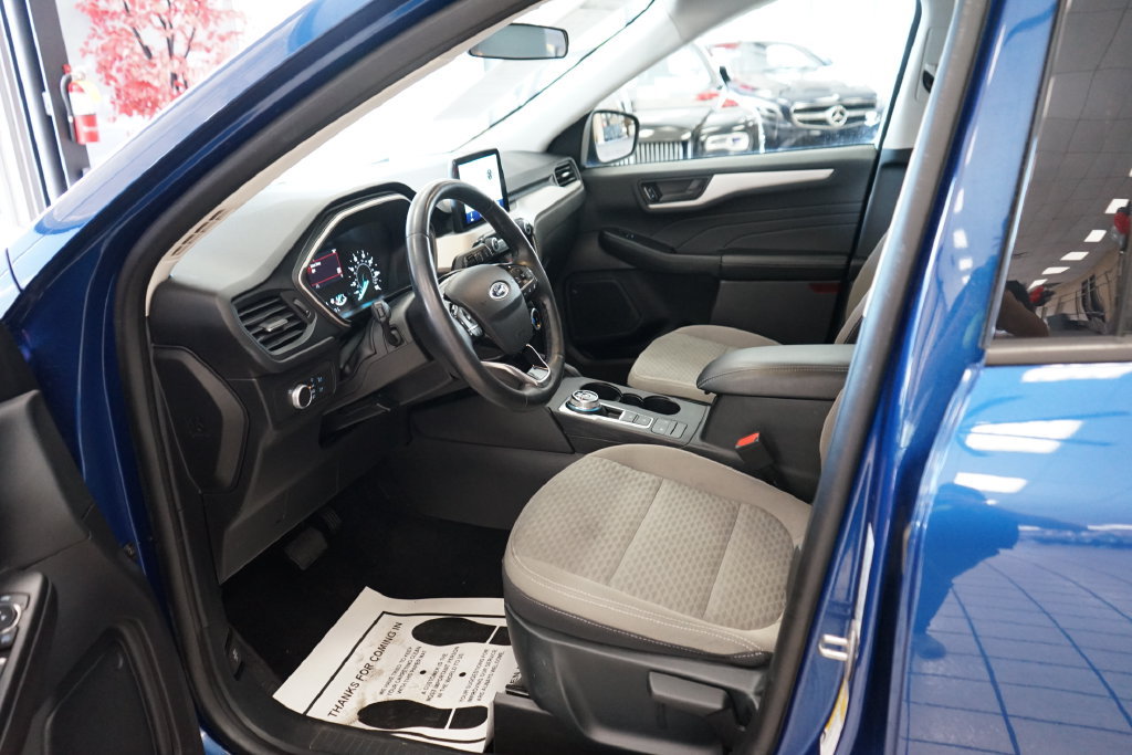 Used 2022 Ford Escape SE w/ Cold Weather Package AWD/4WD image 25