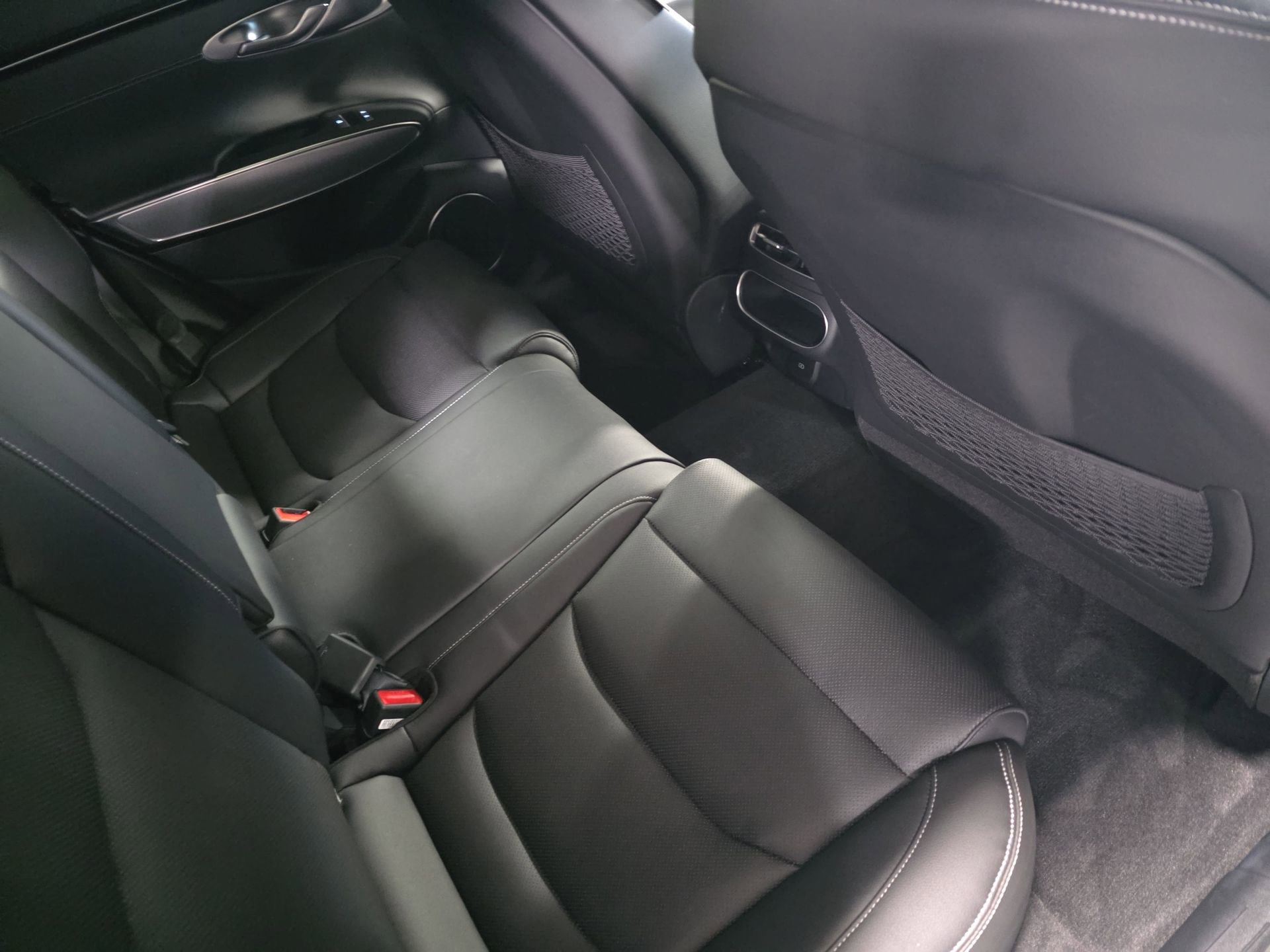 Used 2025 Genesis GV70 2.5T w/ Select Package image 11