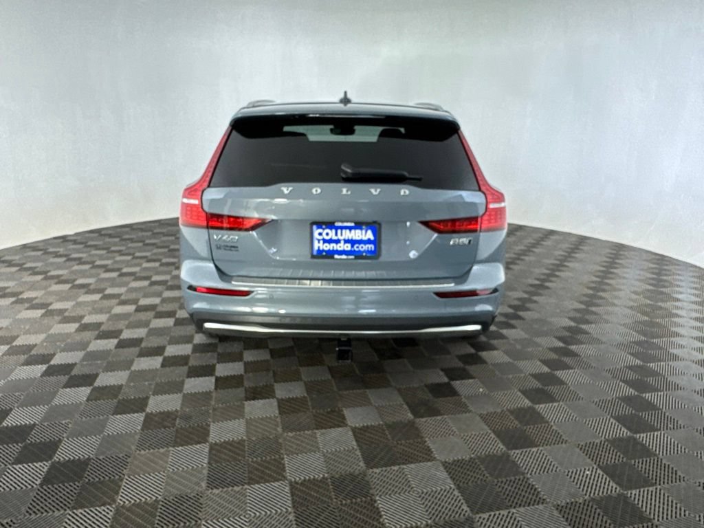 Used 2023 Volvo V60 B5 Cross Country Ultimate AWD/4WD image 8