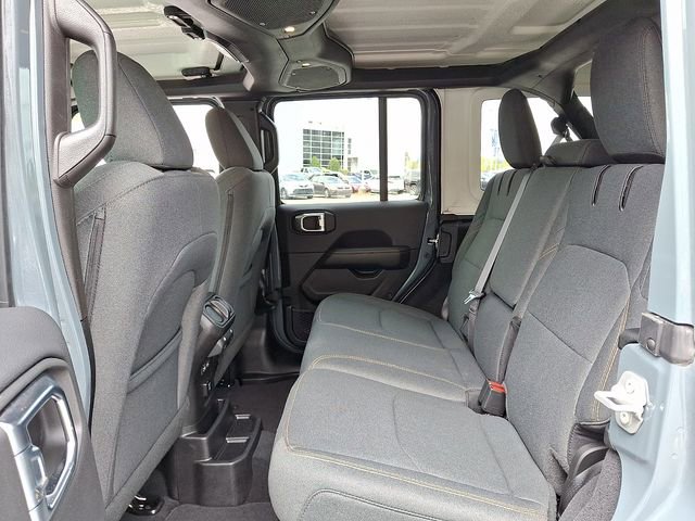 Used 2025 Jeep Wrangler Unlimited Sahara w/ Safety Group image 10