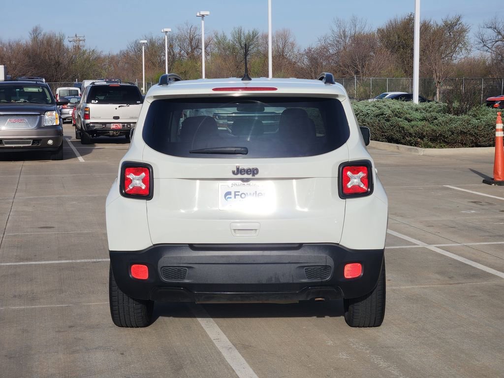 Used 2018 Jeep Renegade Altitude FWD image 6