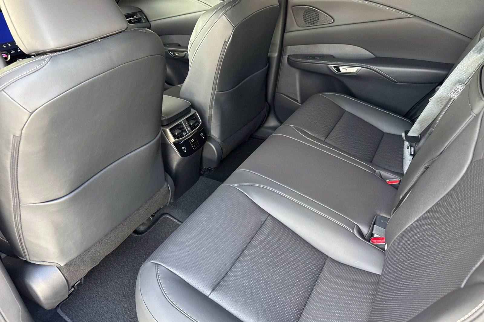 New 2026 Lexus RX 350 FWD image 23