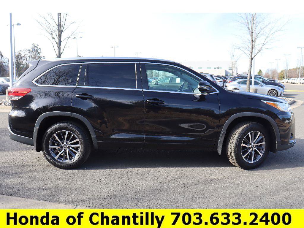 Used 2017 Toyota Highlander XLE image 8