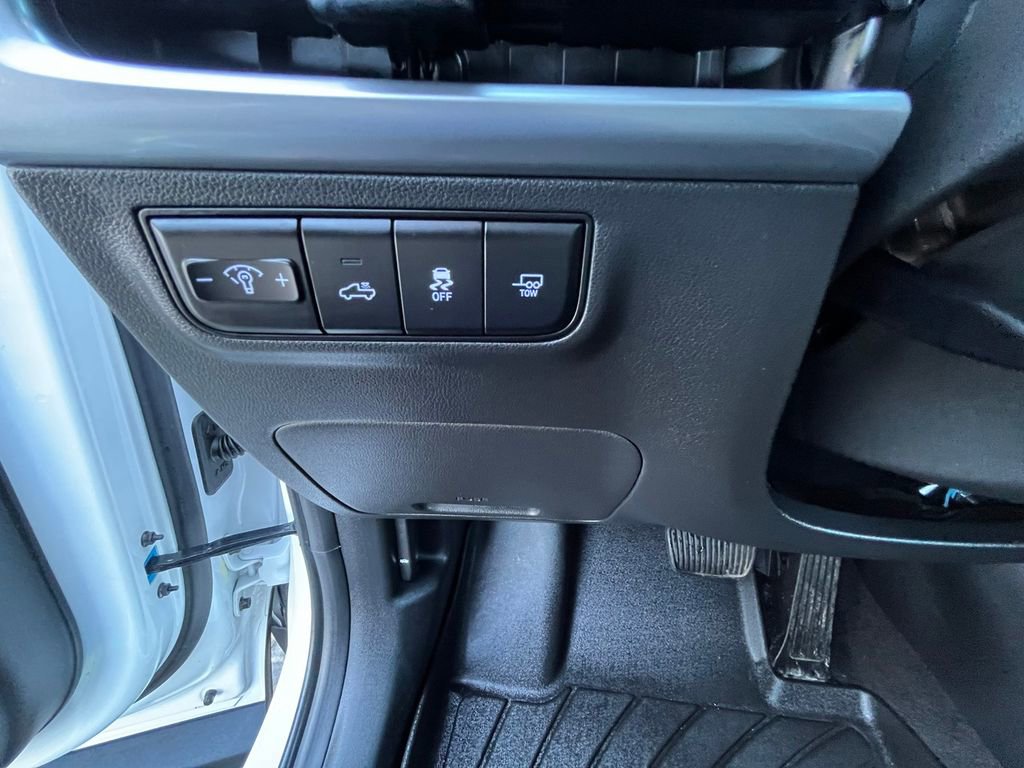 Used 2025 Hyundai Santa Cruz Limited image 16