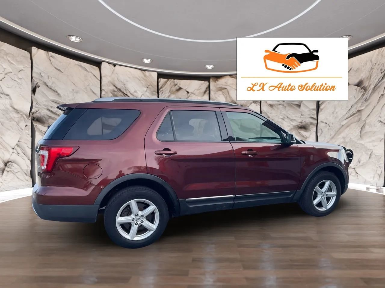 Used 2016 Ford Explorer XLT w/ Equipment Group 201A image 6