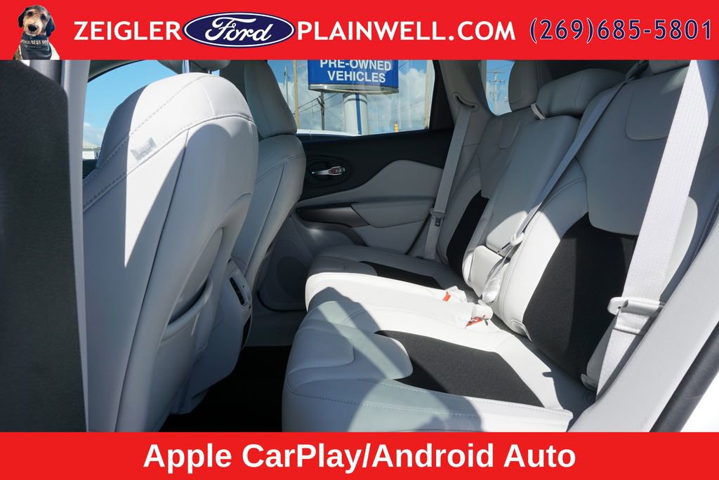 Used 2021 Jeep Cherokee Latitude Plus AWD/4WD image 11
