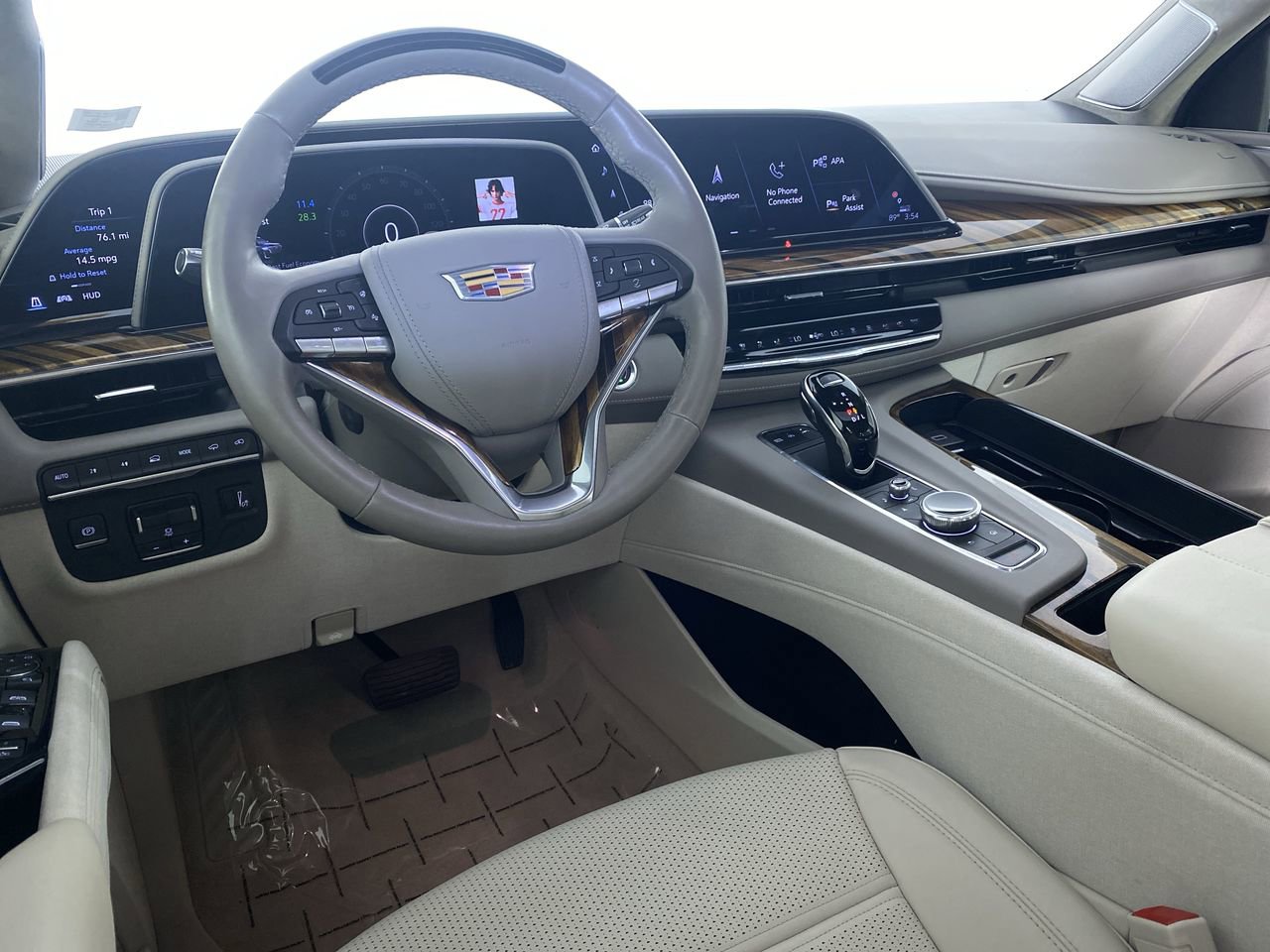 Certified 2023 Cadillac Escalade ESV Premium Luxury Platinum image 2