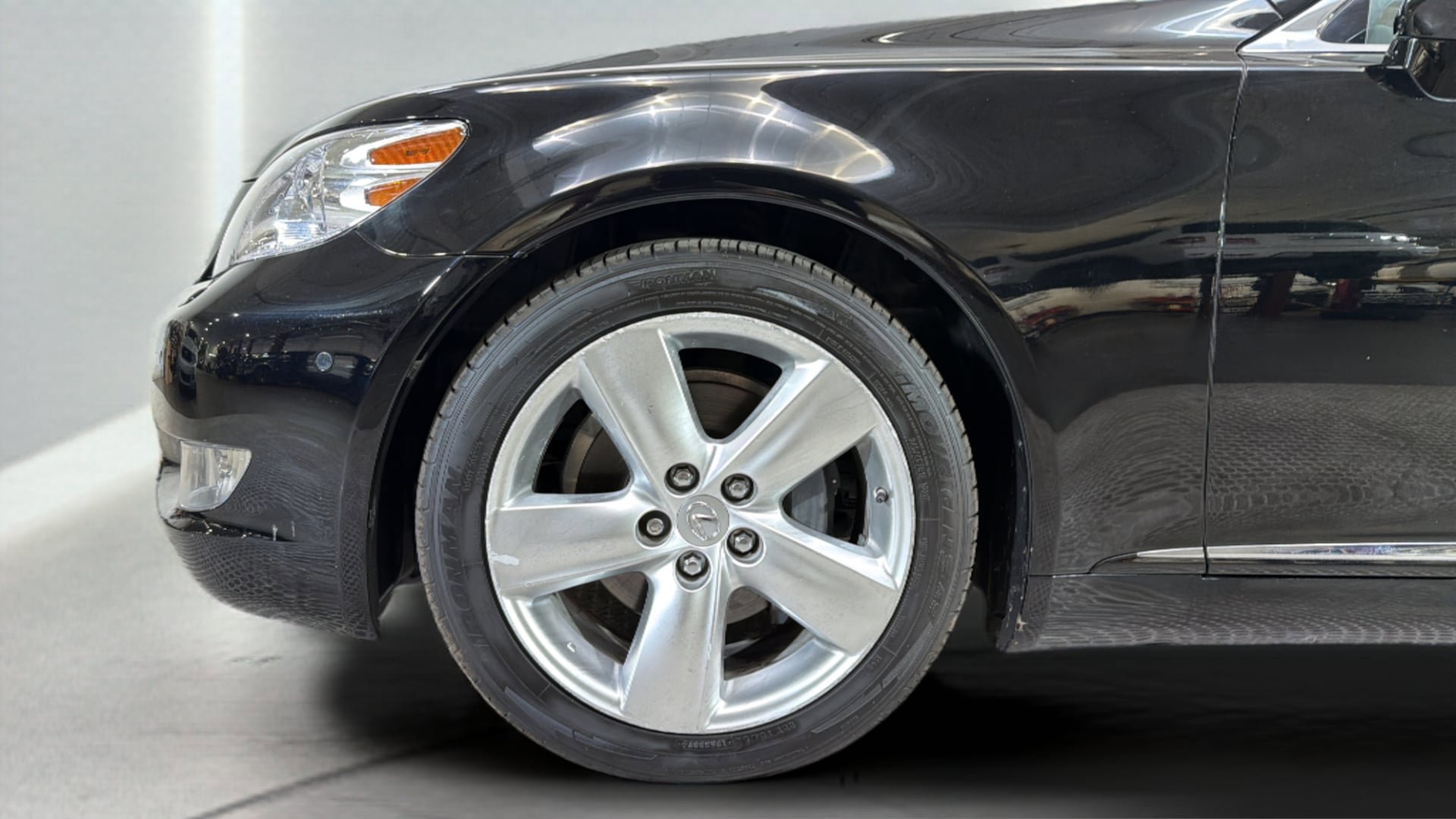 Used 2011 Lexus LS 460 w/ Comfort Pkg RWD image 36