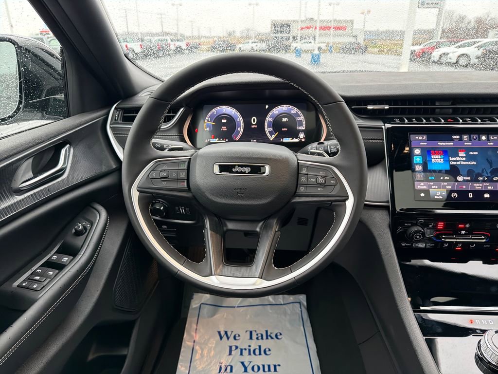 New 2025 Jeep Grand Cherokee L Altitude image 13