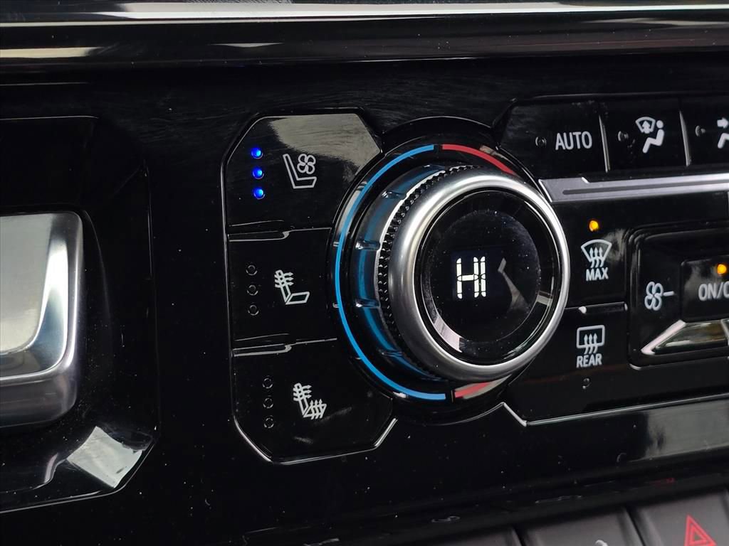 Certified 2022 GMC Sierra 1500 AT4 w/ AT4 Premium Package image 26