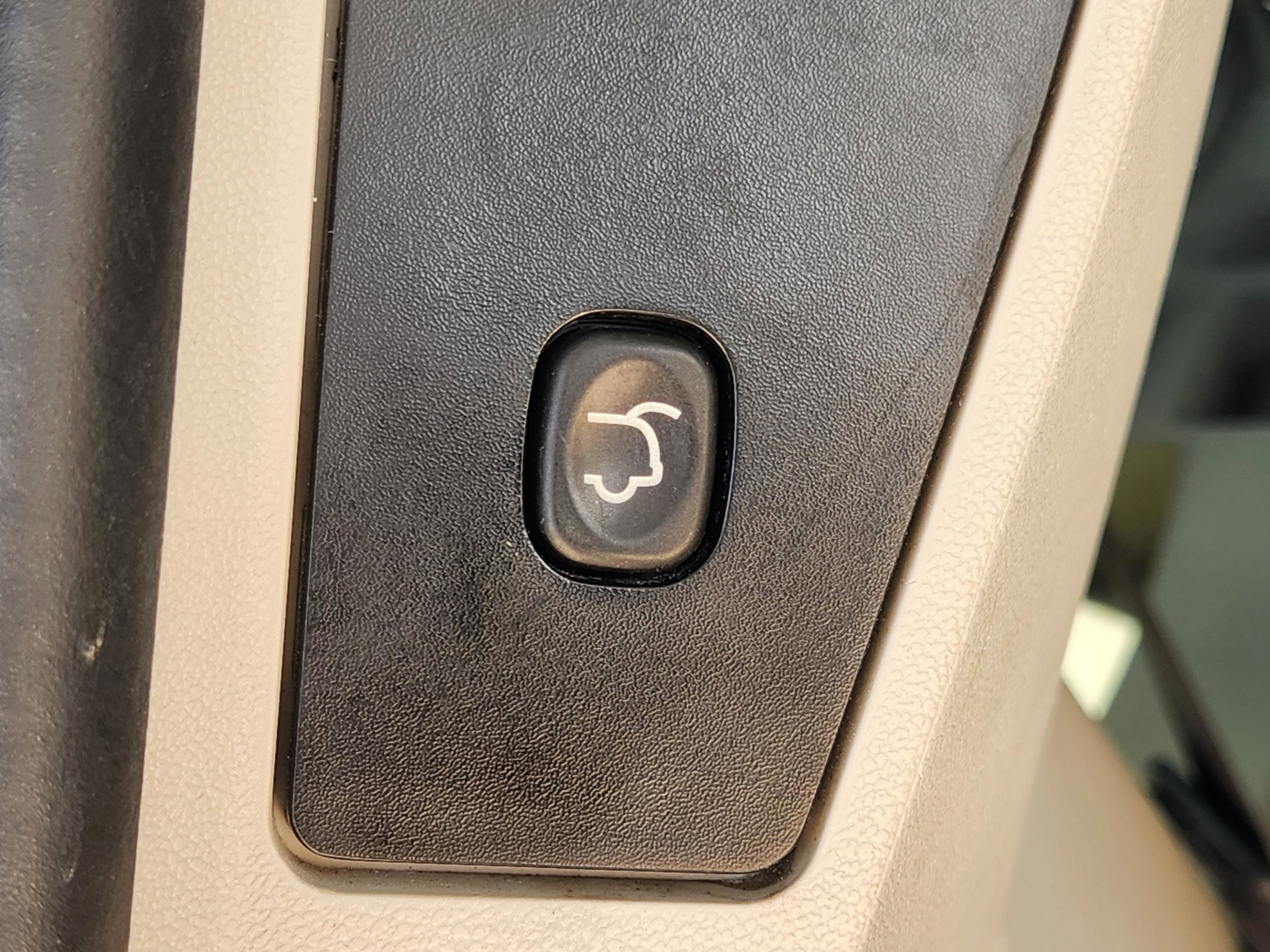 Used 2017 Dodge Grand Caravan SXT image 40