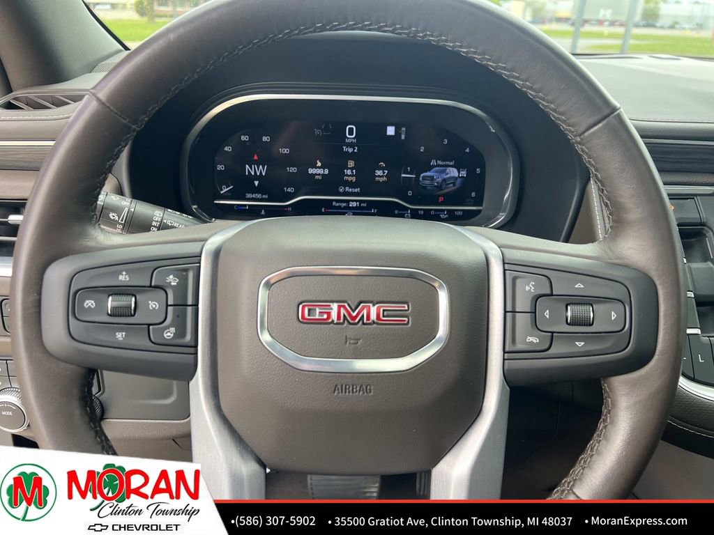 Certified 2022 GMC Yukon SLT w/ SLT Premium Package AWD/4WD image 21