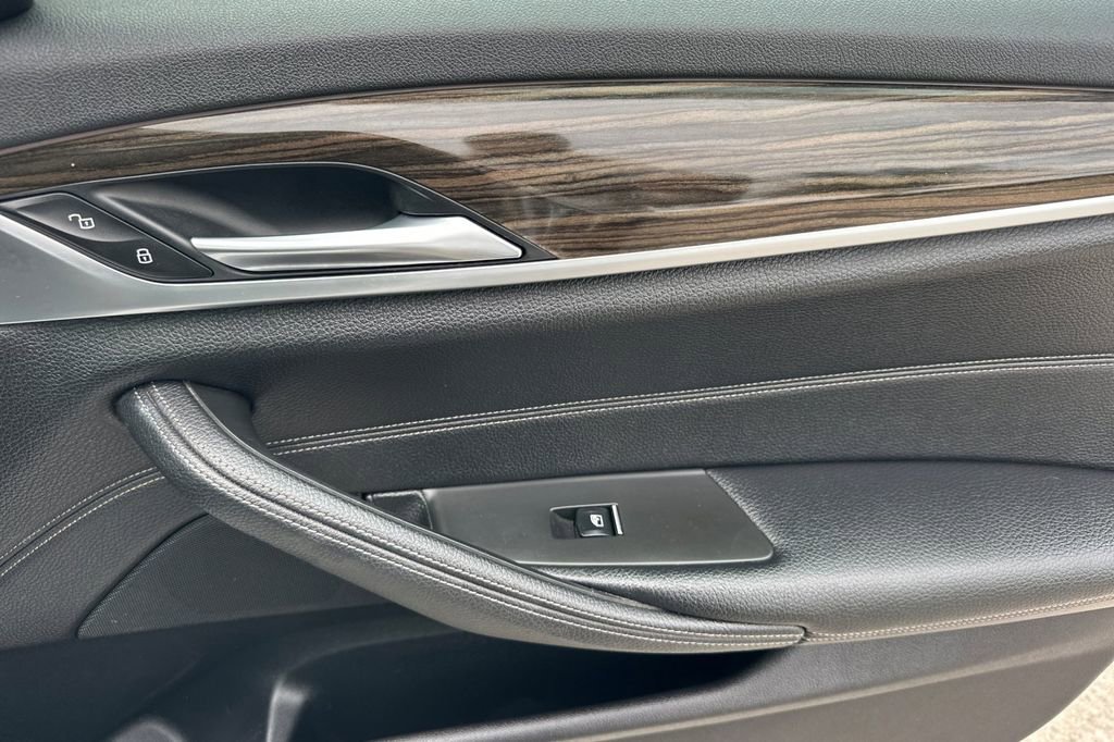 Used 2018 BMW 540i xDrive AWD/4WD image 18