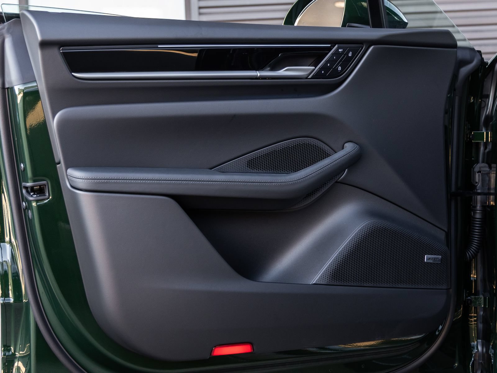Certified 2025 Porsche Macan Electric RWD image 22