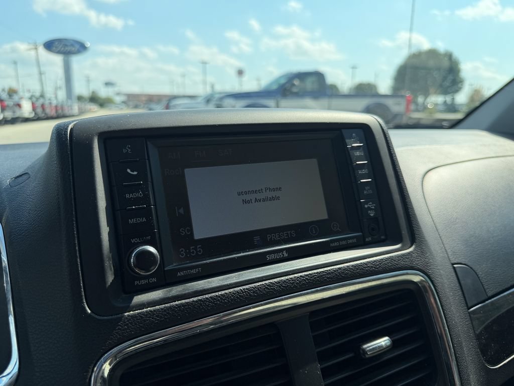Used 2013 Dodge Grand Caravan Crew FWD image 24