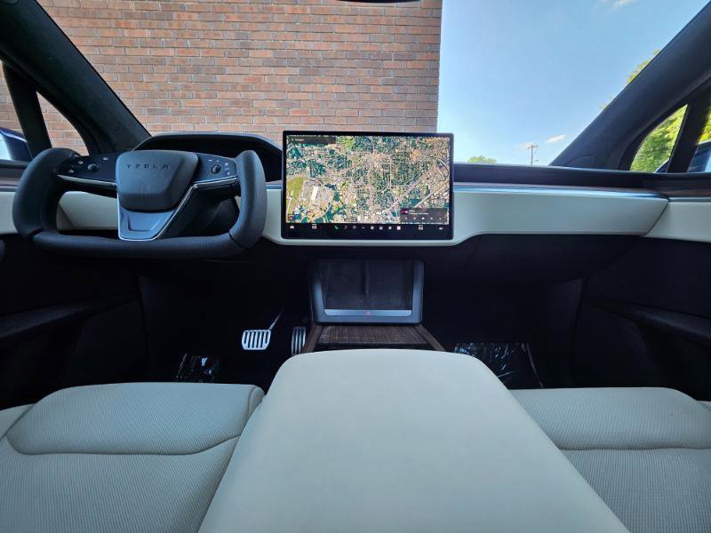 Used 2023 Tesla Model X image 34